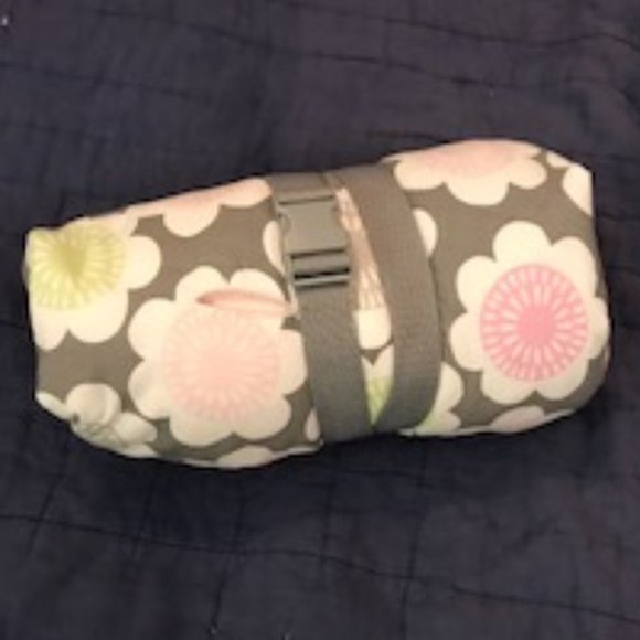 Carter's Reversable High Chair/Shopping Cart Cover-Super Compact-Floral & Pink - Picture 2 of 8